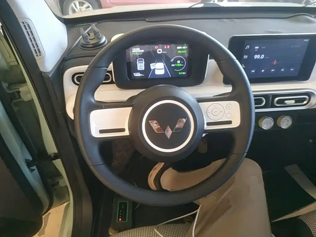Wuling MINIEV — миниатюра 11