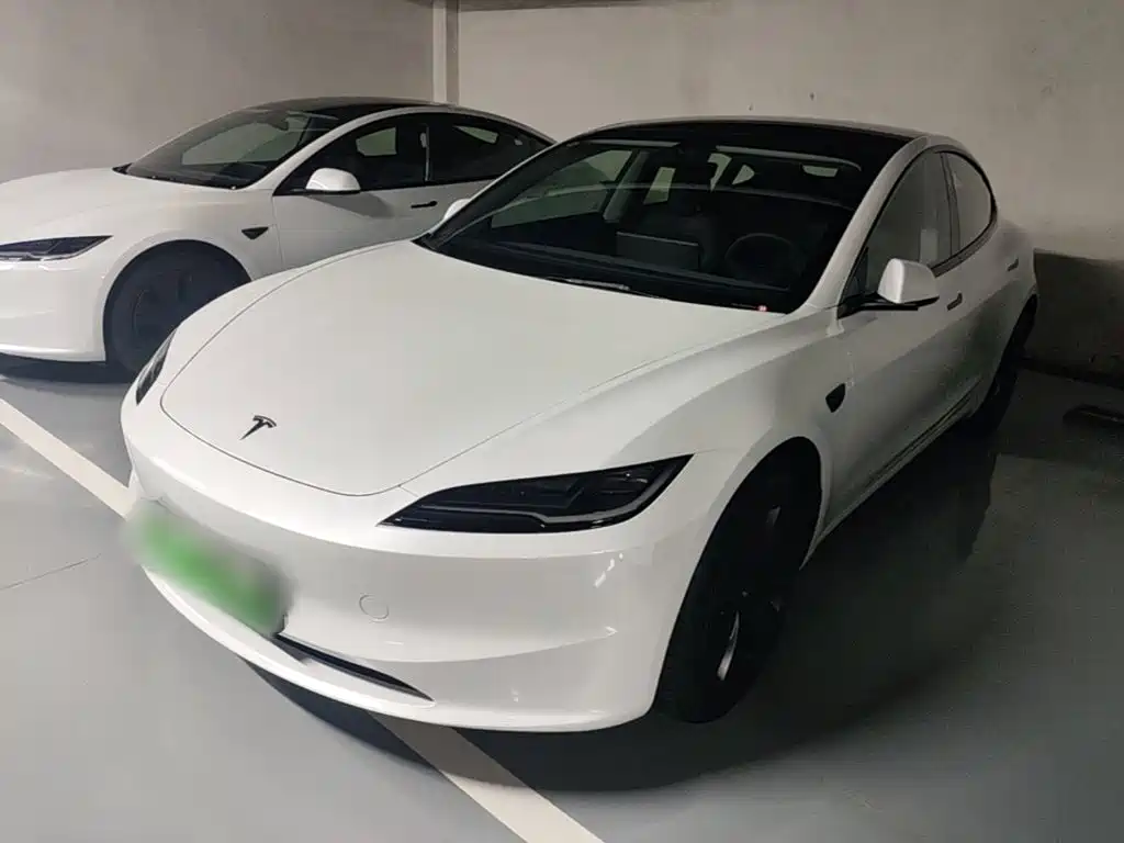 Tesla Model 3 — миниатюра 2