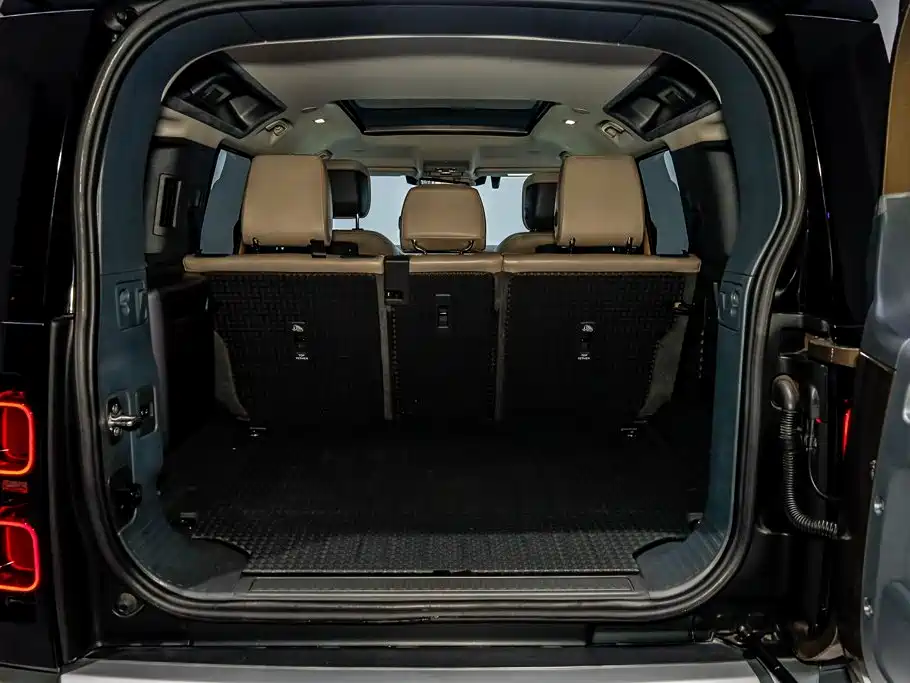 Land Rover Defender — миниатюра 6