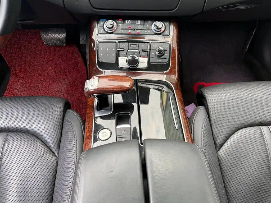 Audi A8 2012 A8L 6.3 FSI W12 quattro