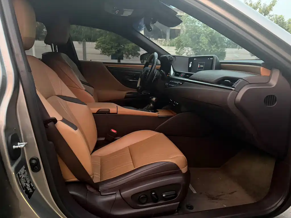 Lexus ES — миниатюра 9