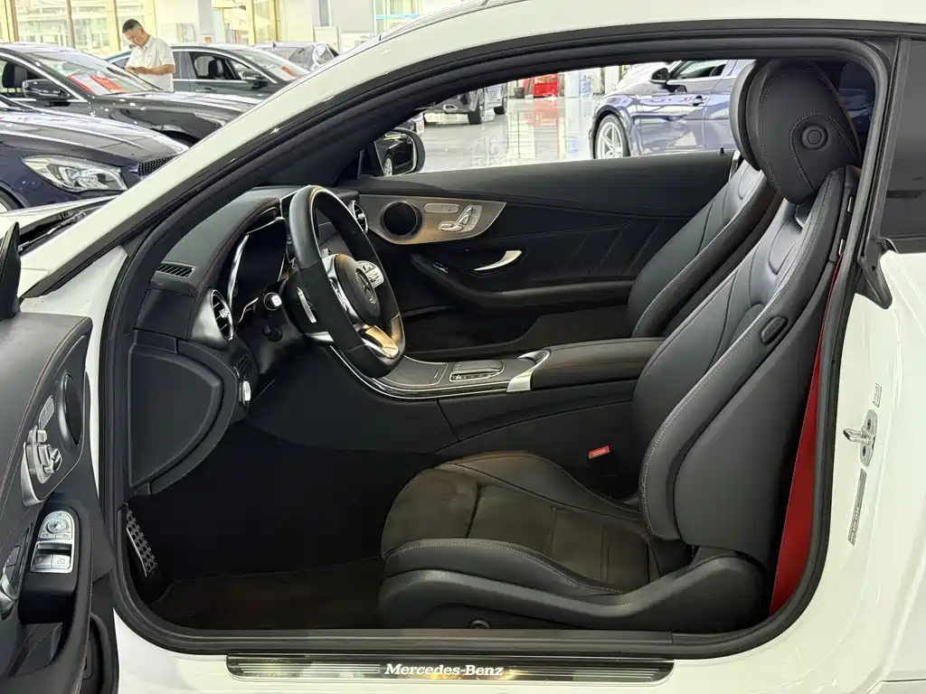 Mercedes-Benz C-Class (Import) — миниатюра 4