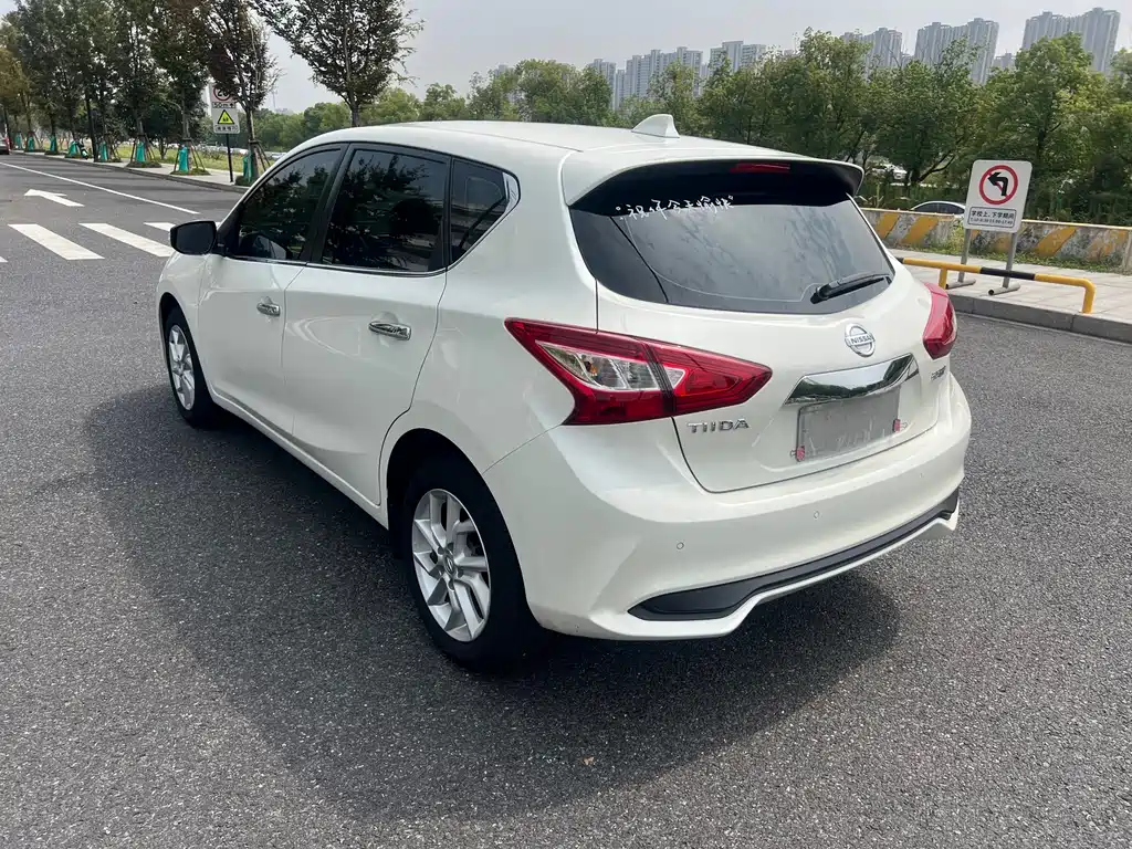 Nissan Tiida — миниатюра 6