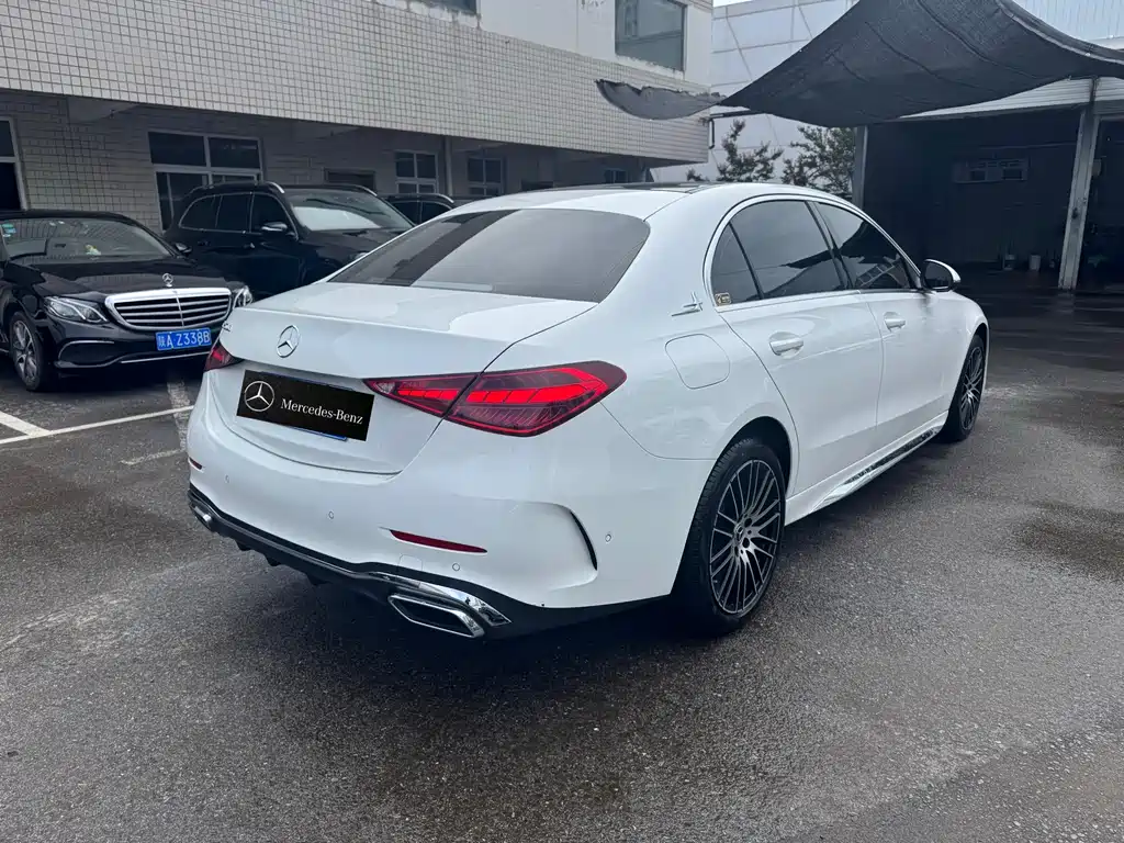 Mercedes-Benz C-Class — миниатюра 3