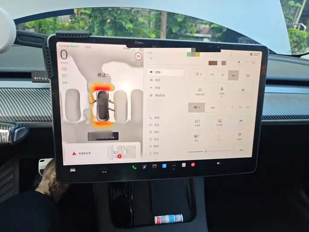 Tesla Model 3 — миниатюра 4