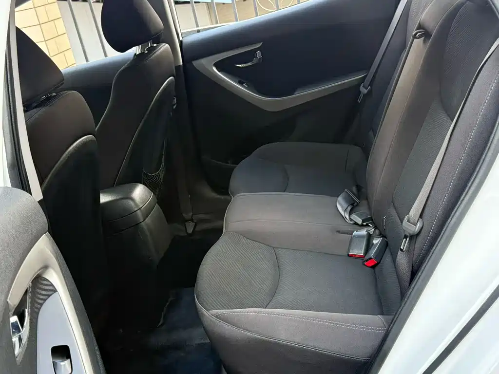 Hyundai Elantra Langdong — миниатюра 9
