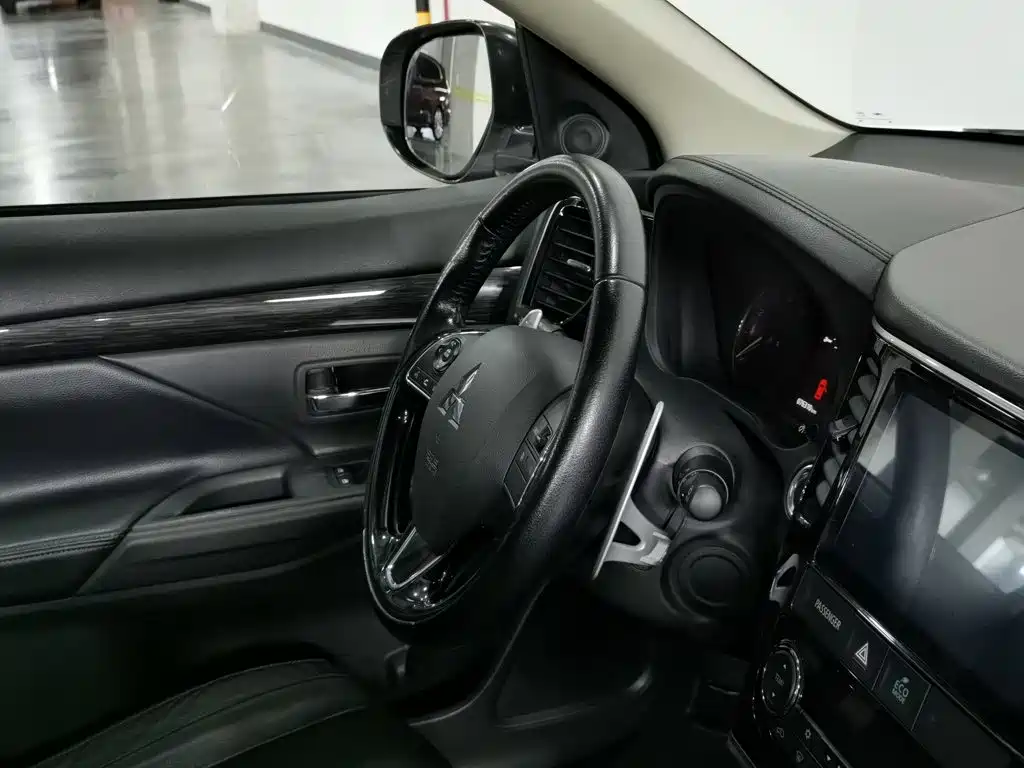 Mitsubishi Outlander — миниатюра 22