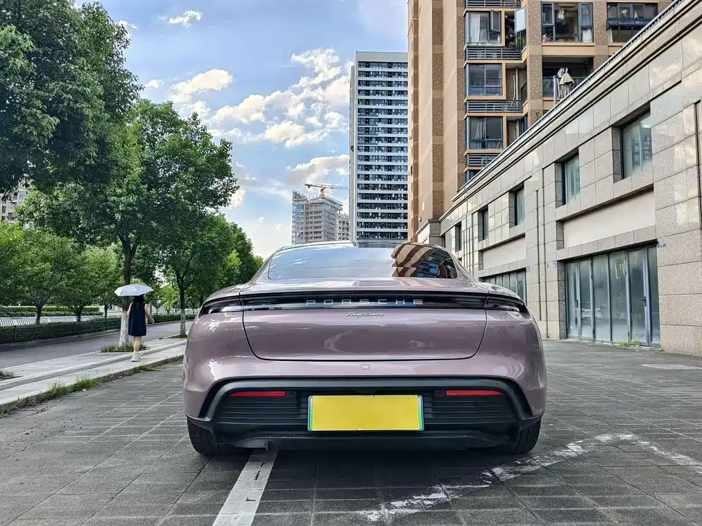 Porsche Taycan — миниатюра 18