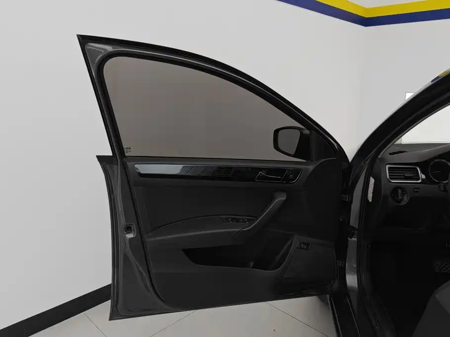 Skoda Rapid — миниатюра 7