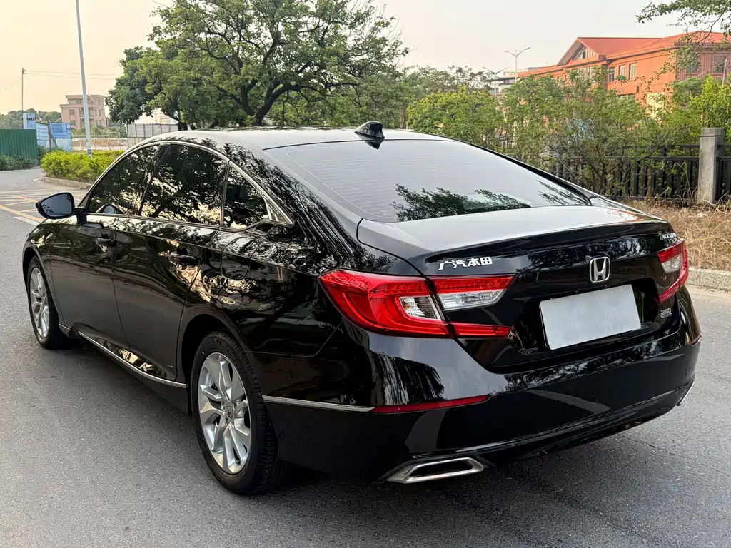 Honda Accord — миниатюра 9