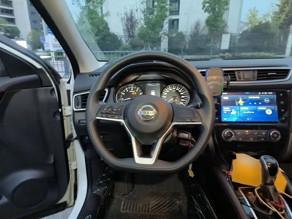 Nissan Qashqai — миниатюра 7