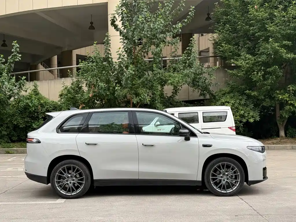 Leapmotor Leapmotor C10 — миниатюра 4