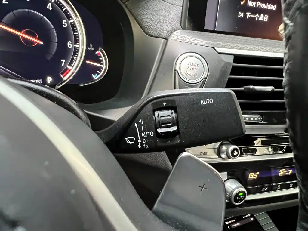 BMW X4 — миниатюра 15