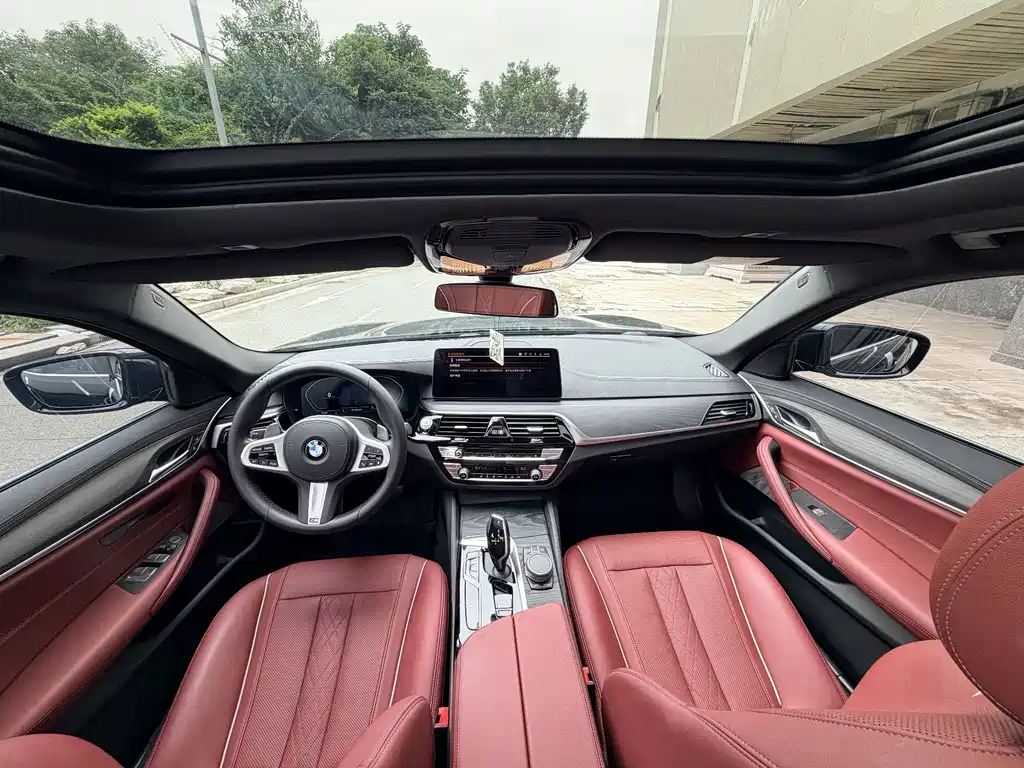 BMW 5 Series — миниатюра 5