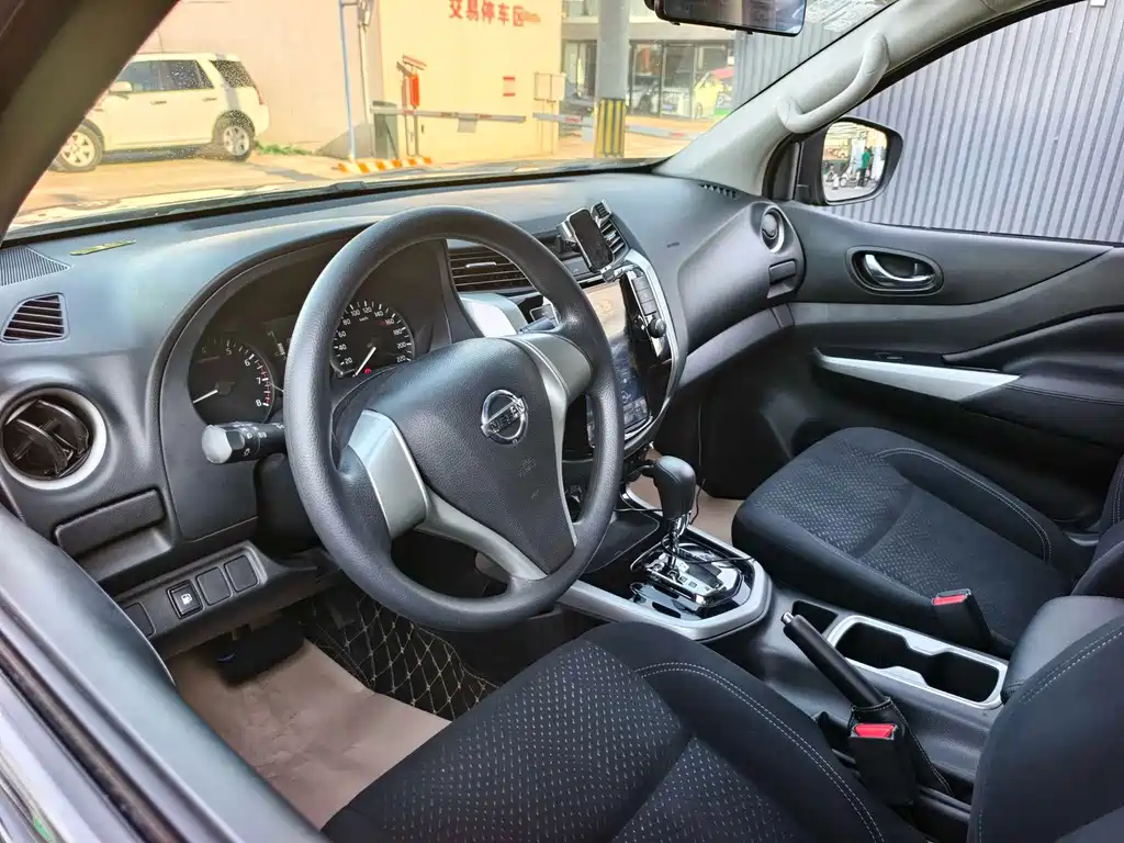 Nissan Navara — миниатюра 10