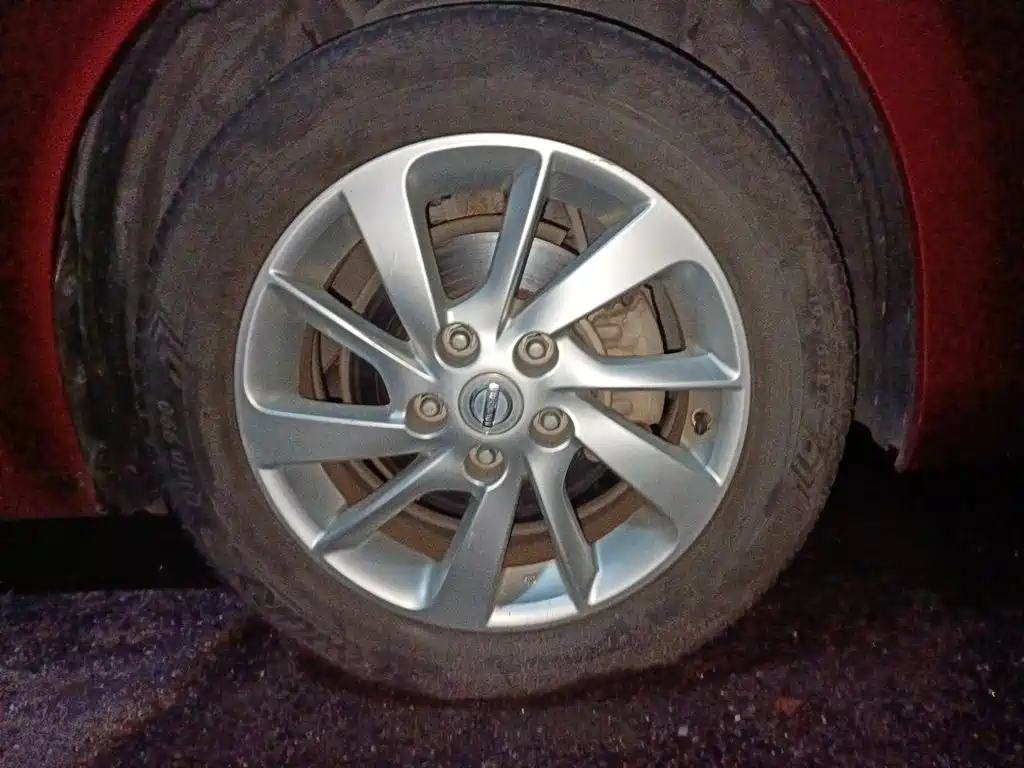 Nissan Tiida — миниатюра 8