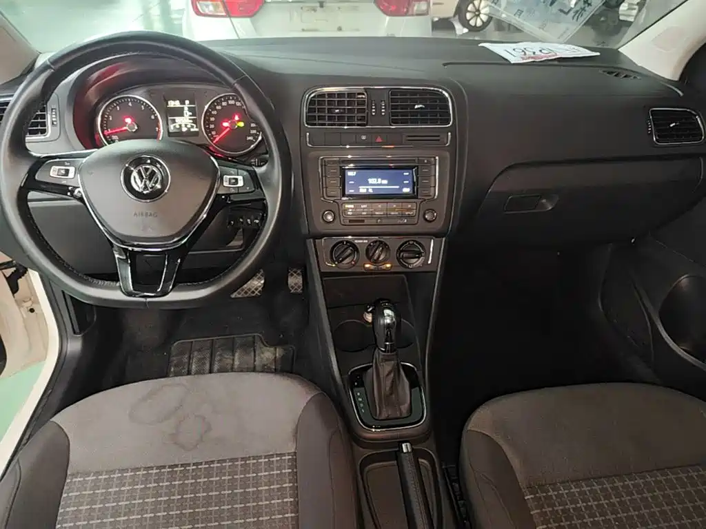 Volkswagen Polo — миниатюра 13