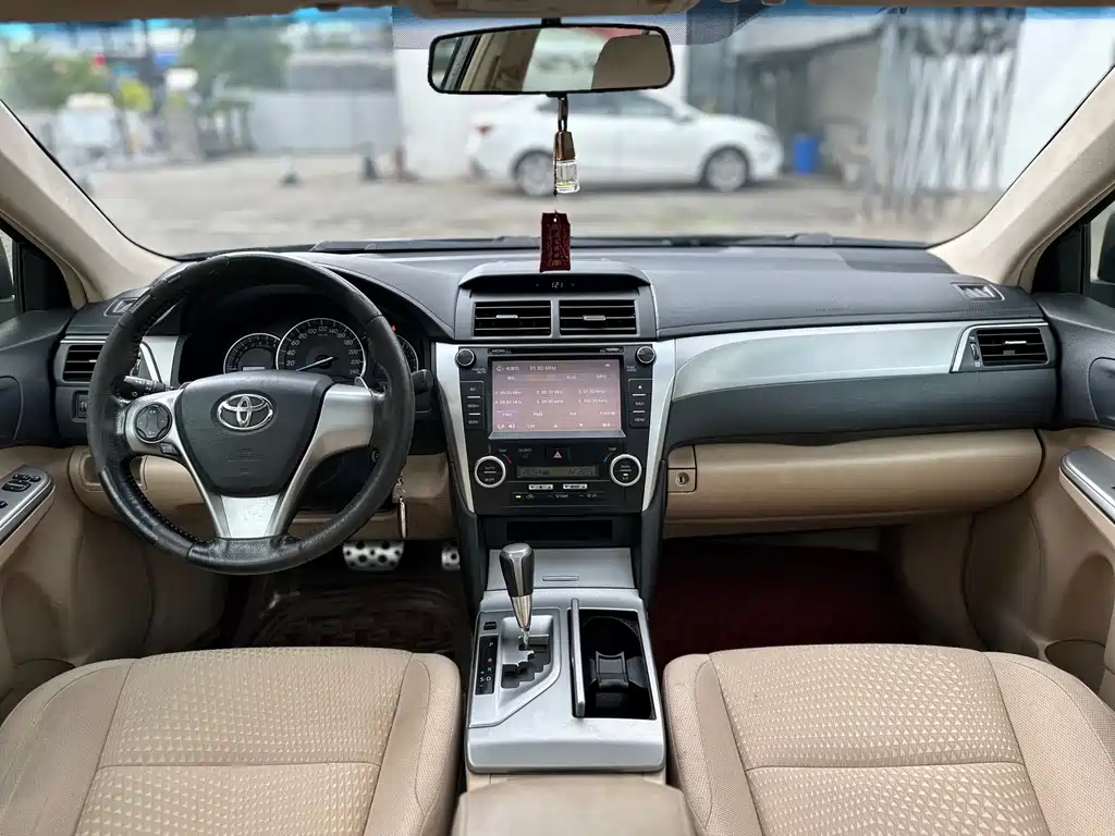 Toyota Camry — миниатюра 14