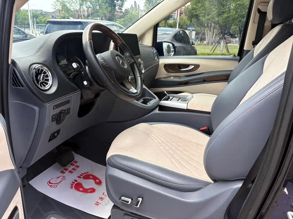 Mercedes-Benz Vito 2021 2.0T 7 мест
