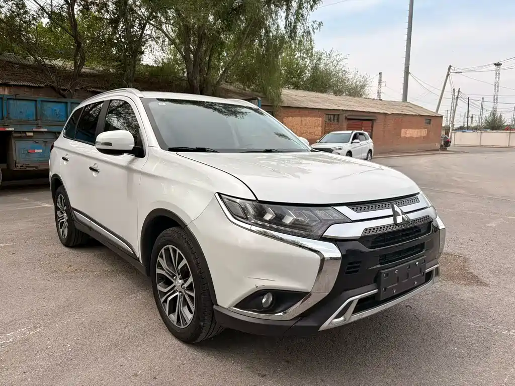 Mitsubishi Outlander 2021