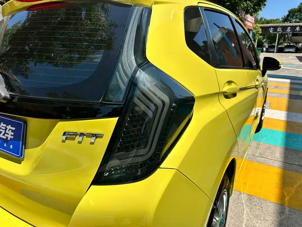 Honda Fit — миниатюра 14