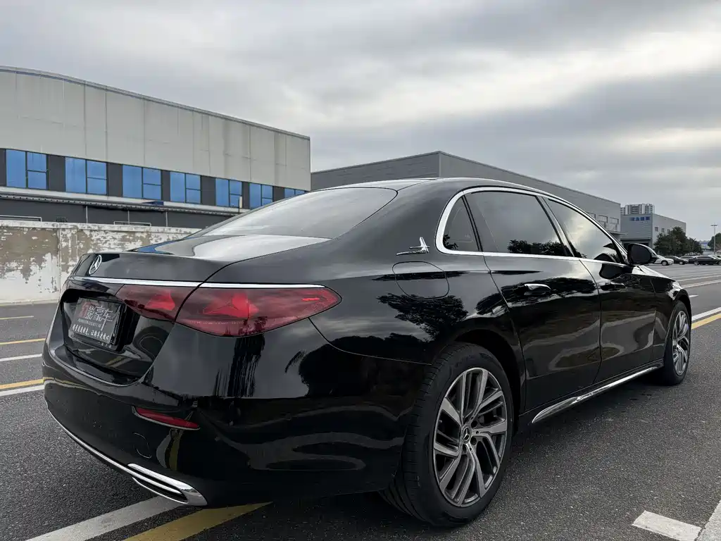 MERCEDES-BENZ E CLASS