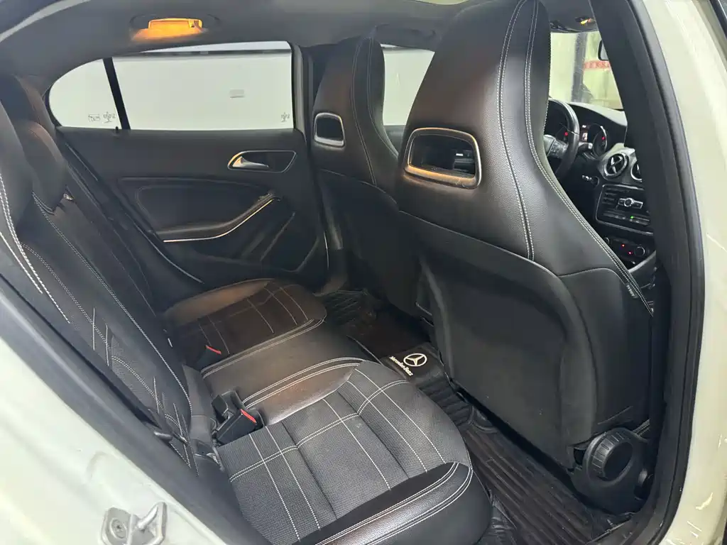 Mercedes-Benz GLA (Import) — миниатюра 5