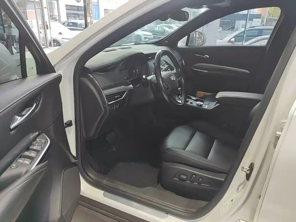 Cadillac XT4 — миниатюра 16