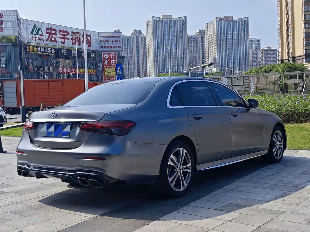 Mercedes-Benz E-Class — миниатюра 6