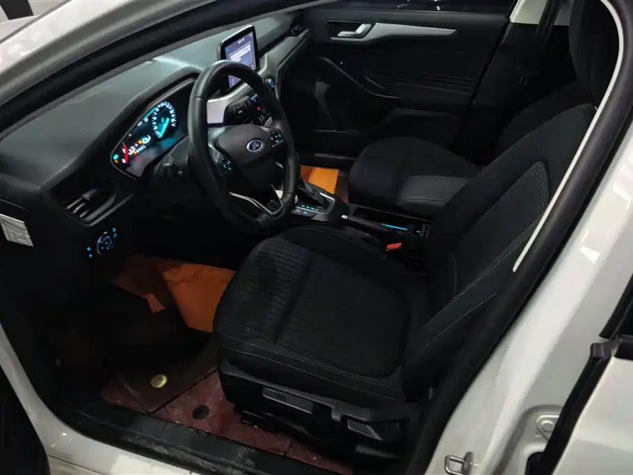 Ford Focus 2020 1.5L AT