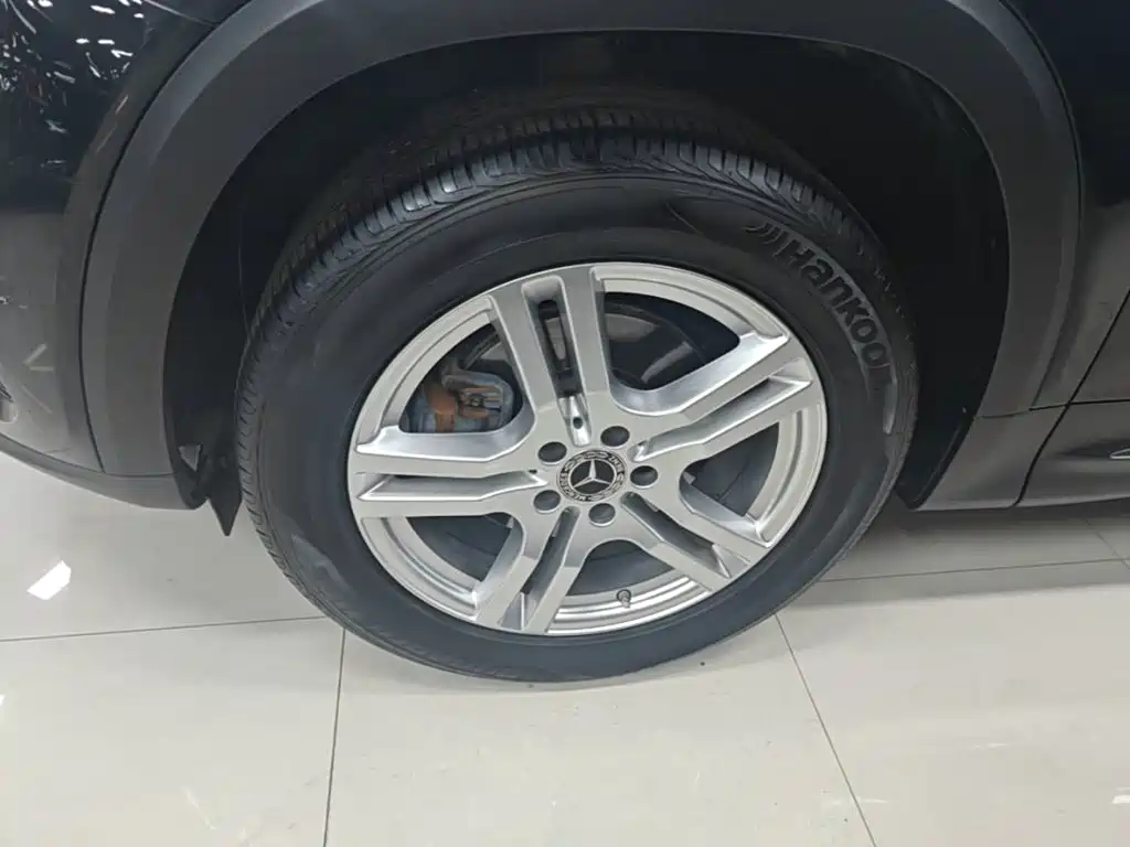 Mercedes-Benz GLB — миниатюра 23
