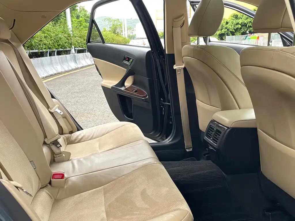 Toyota Reiz — миниатюра 10