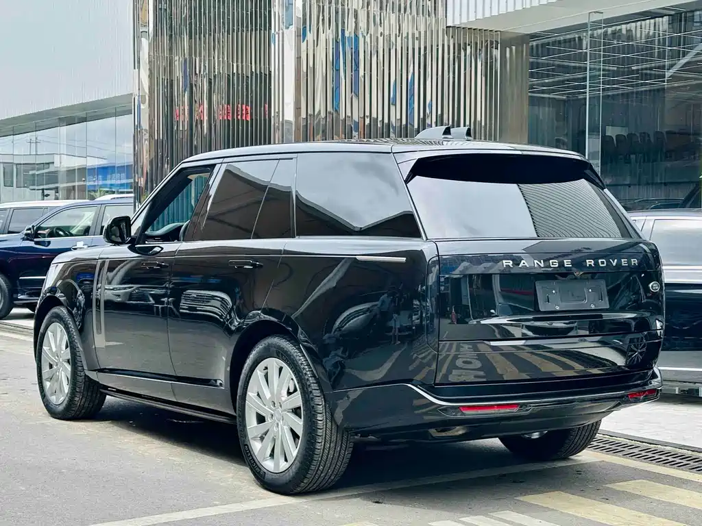 Land Rover Range Rover 2023 3.0 L6 360PS