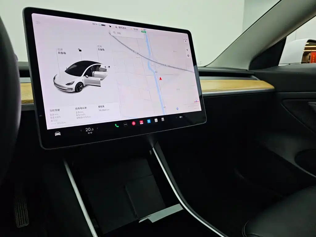 Tesla Model 3 — миниатюра 10
