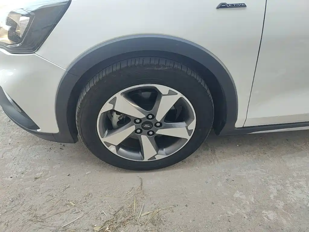 Ford Focus Active — миниатюра 23