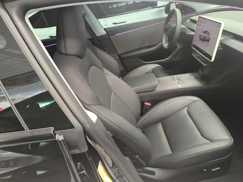 Tesla Model 3 — миниатюра 25