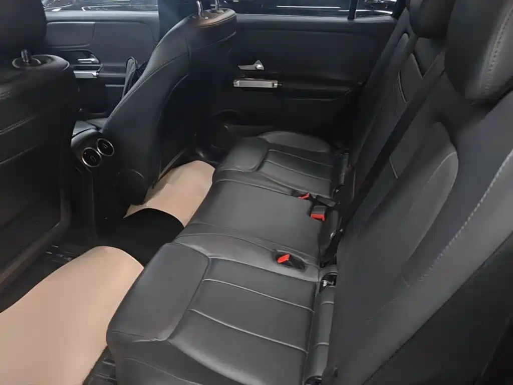 Mercedes-Benz GLB — миниатюра 17