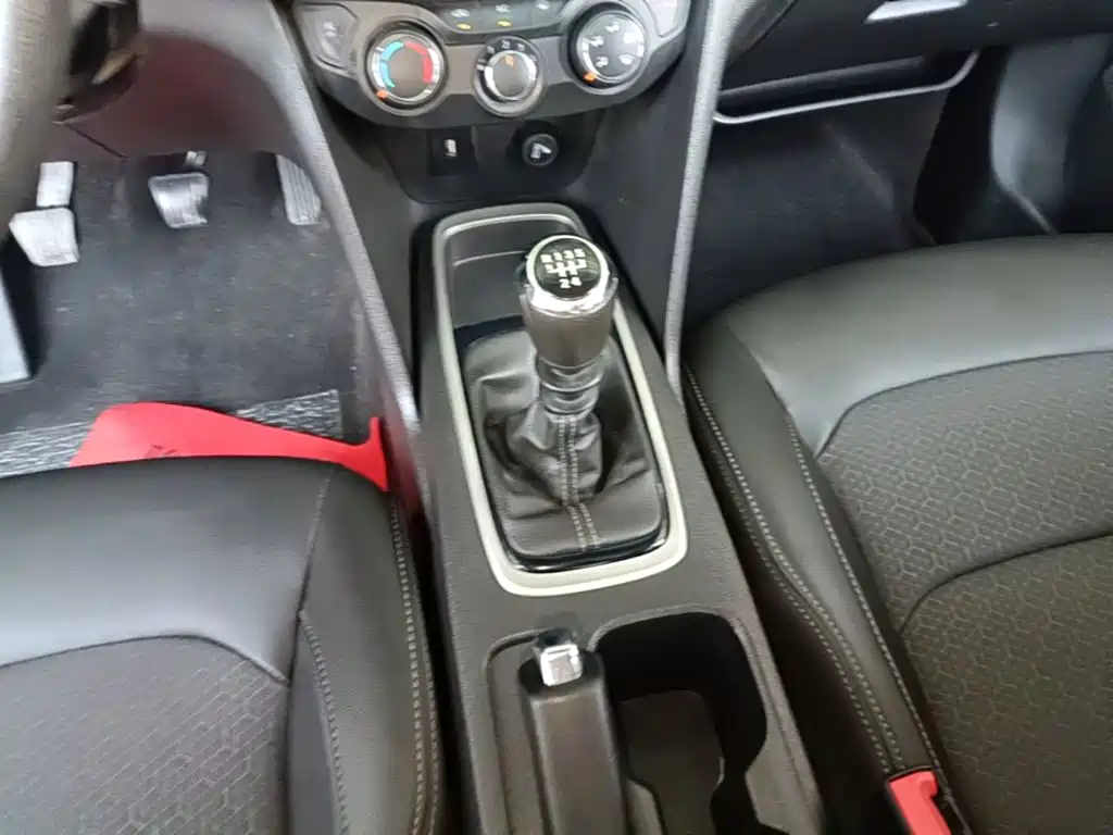 Chevrolet Cavalier — миниатюра 14