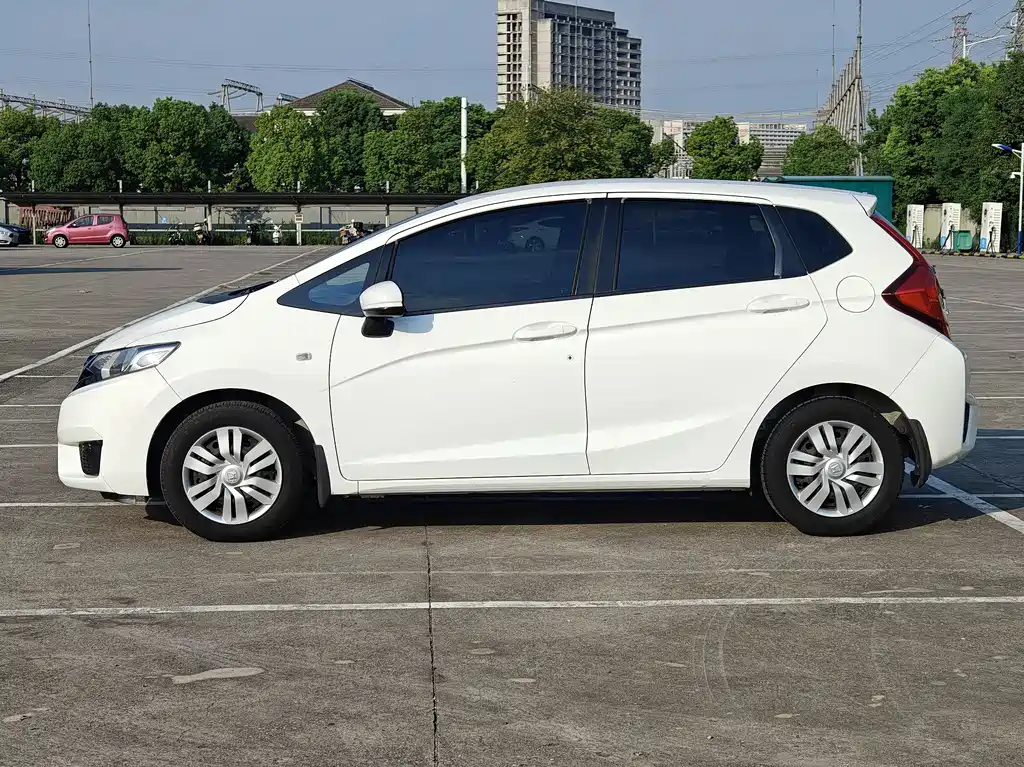 Honda Fit — миниатюра 7