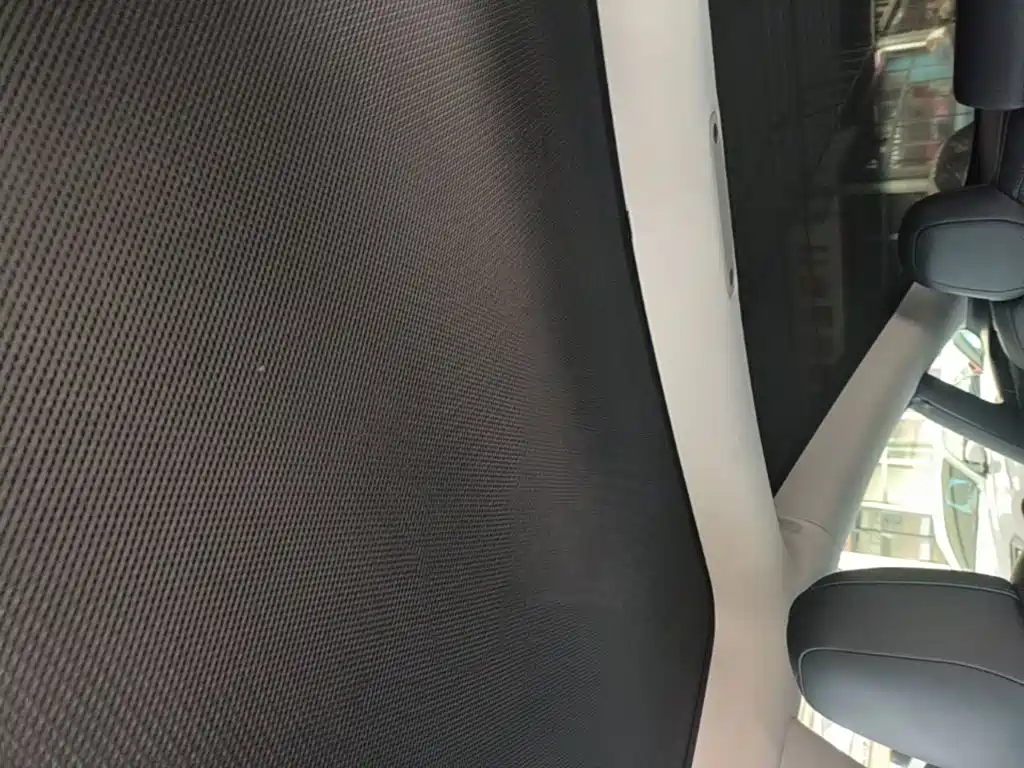 Tesla Model 3 — миниатюра 18