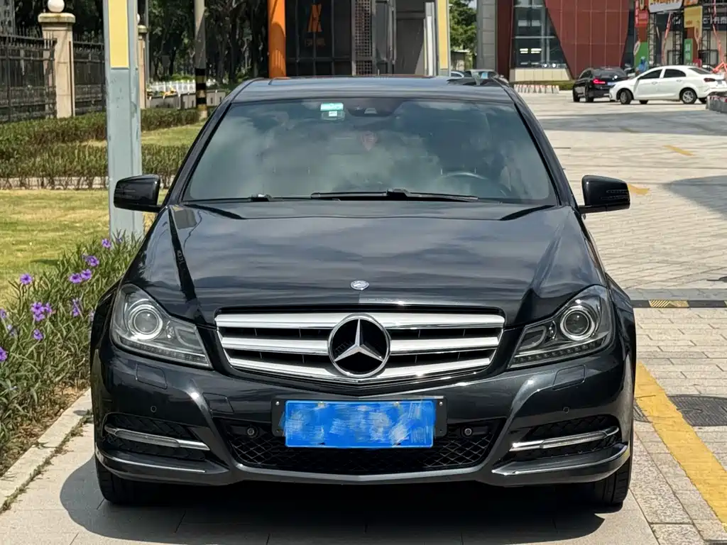 Mercedes-Benz C-Class — миниатюра 2
