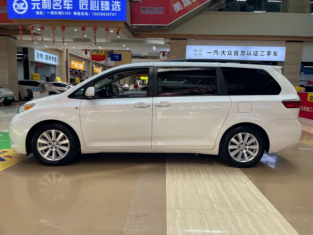 Toyota Sienna — миниатюра 4
