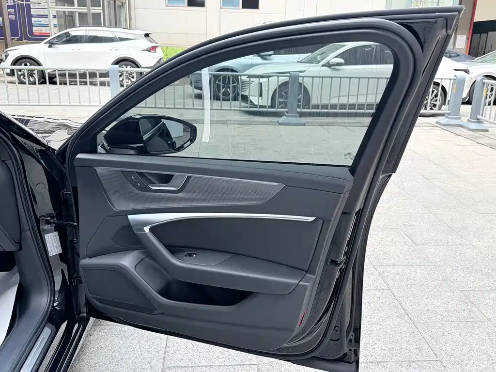 Audi A6L — миниатюра 9