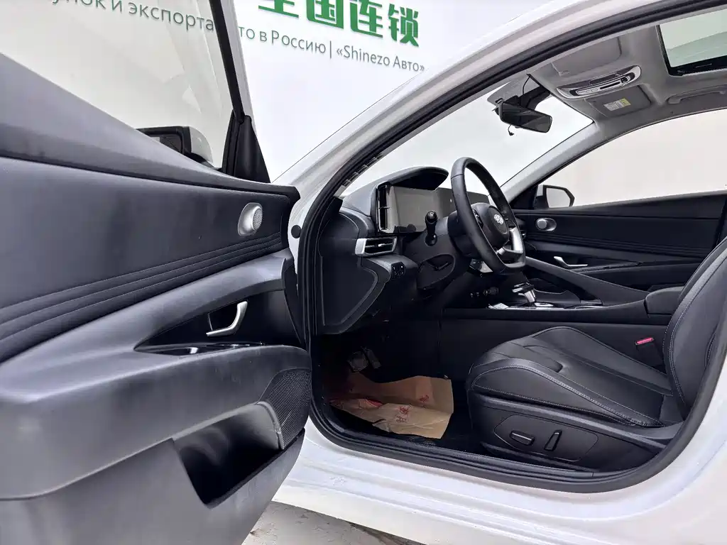 Hyundai Elantra — миниатюра 17