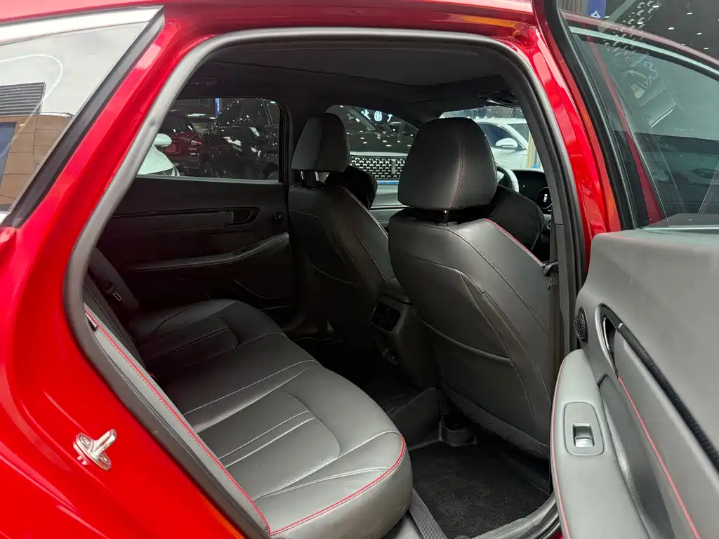 Hyundai Sonata — миниатюра 11