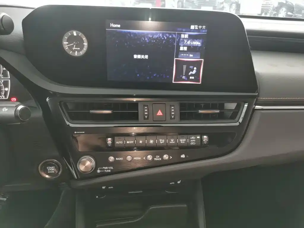 Lexus ES — миниатюра 13