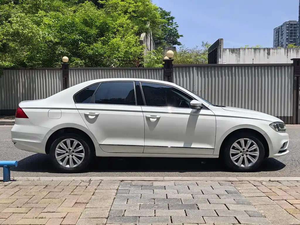 Volkswagen Bora 2016 1.6L AT Comfort