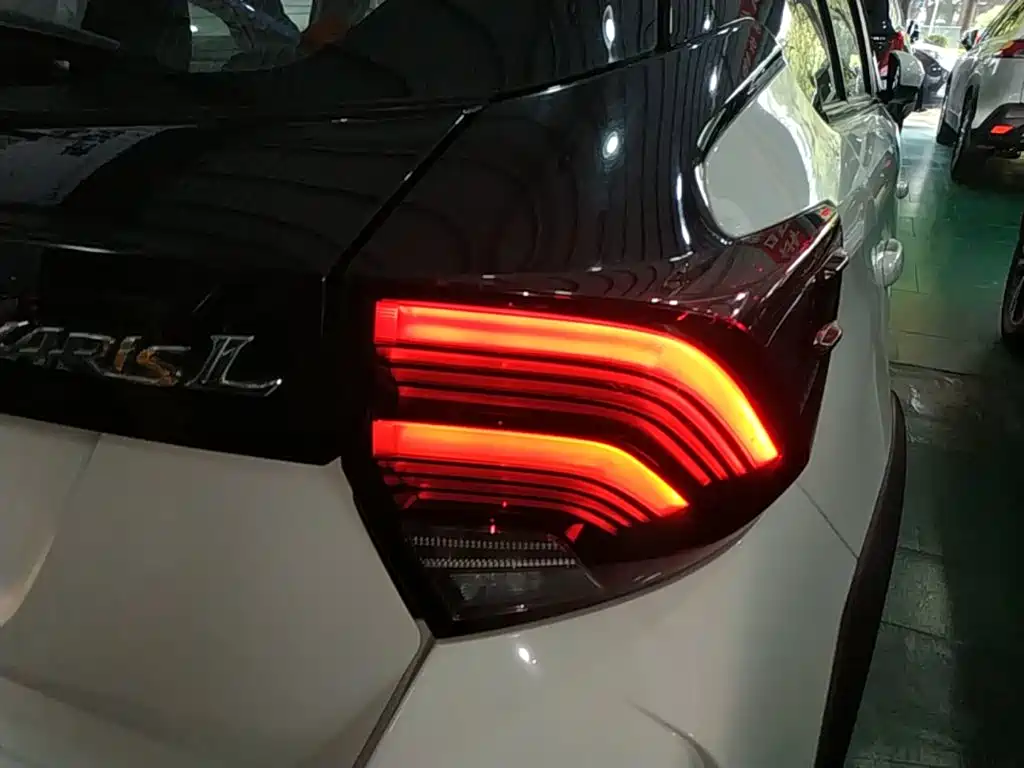 Toyota Yaris L — миниатюра 8