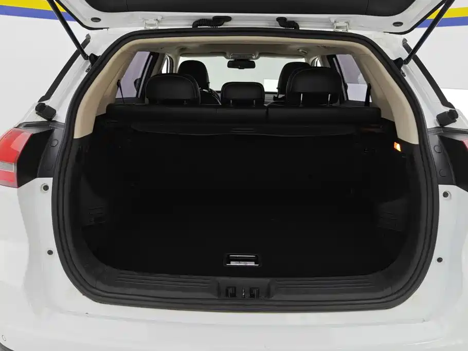 Geely Boyue — миниатюра 4