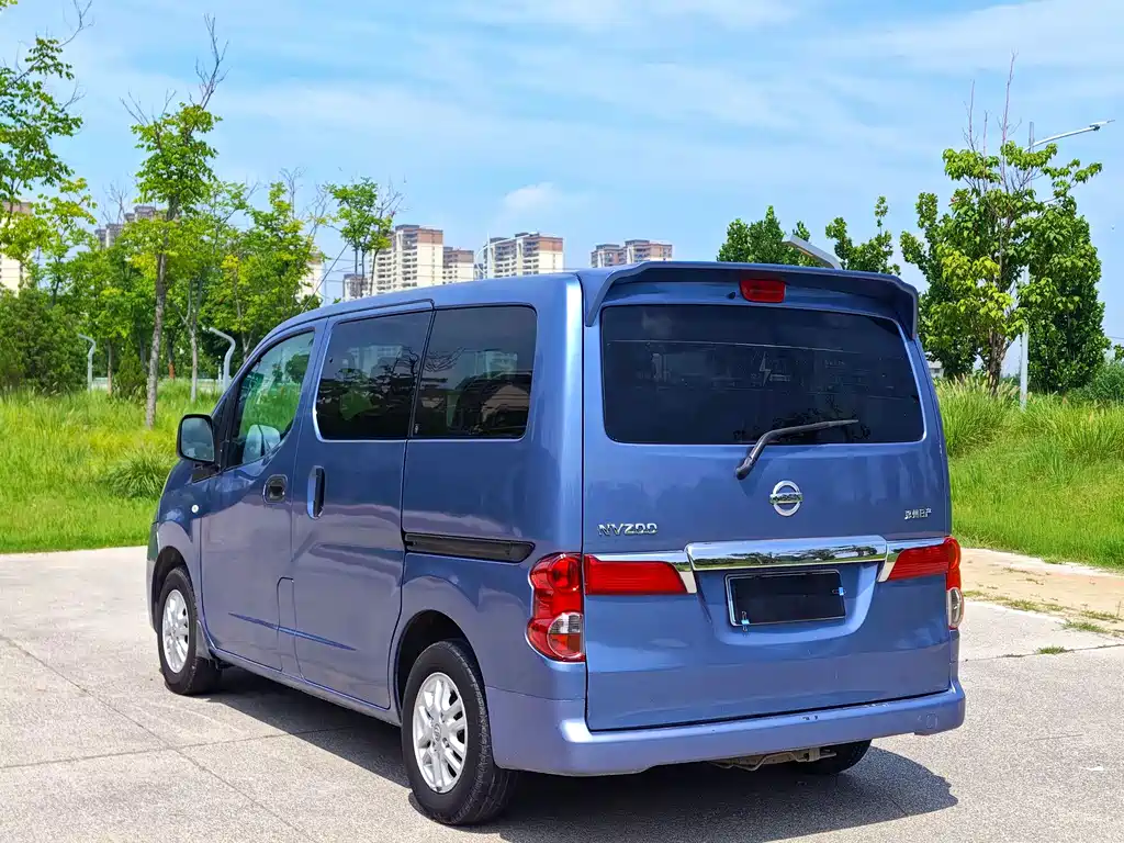 Nissan NV200 — миниатюра 8
